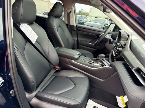 Certified 2026 Toyota Highlander XLE image 26