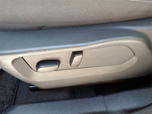 Used 2023 Buick Envision Avenir image 18