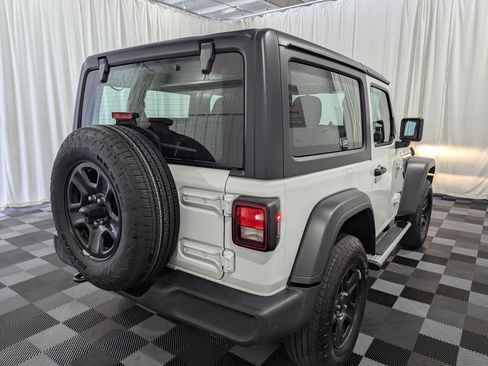 Used 2025 Jeep Wrangler Sport AWD/4WD image 7
