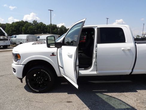 Used 2024 RAM 2500 Limited AWD/4WD image 13
