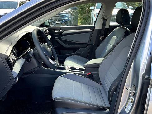 New 2026 Volkswagen Jetta SE FWD image 21