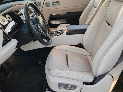 Used 2016 Rolls-Royce Wraith image 9