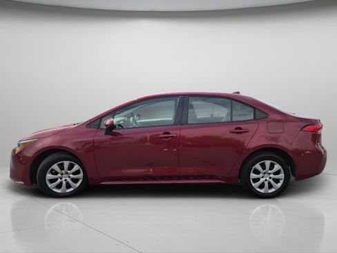 Used 2025 Toyota Corolla LE FWD image 18