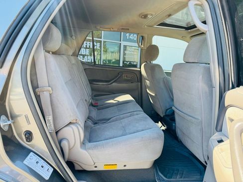 Used 2006 Toyota Sequoia SR5 AWD/4WD image 22