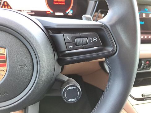 Certified 2024 Porsche Cayenne image 31