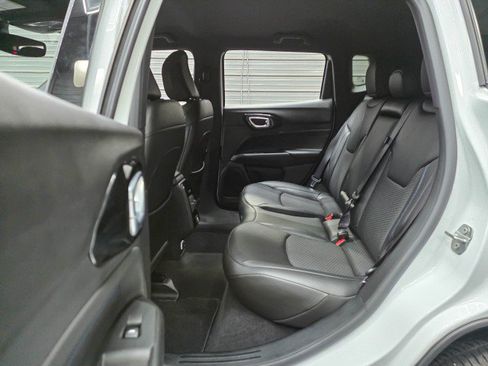 Used 2025 Jeep Compass Latitude w/ Altitude Special Edition AWD/4WD image 15