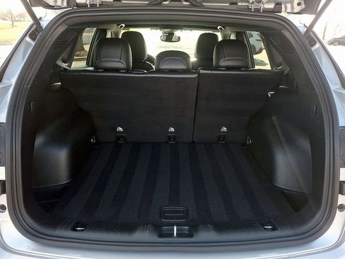 Used 2024 Jeep Compass Latitude image 28