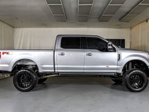 Used 2020 Ford F250 Lariat w/ Lariat Ultimate Package image 6