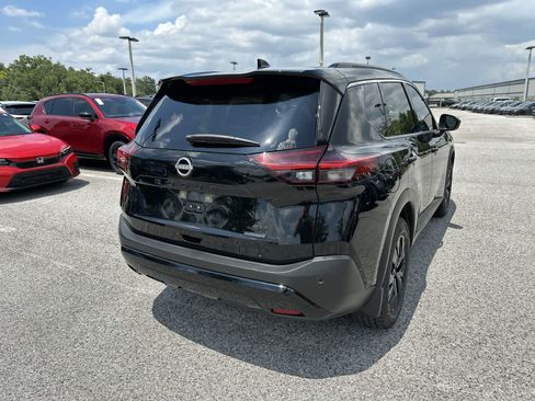 Used 2023 Nissan Rogue SV w/ SV Premium B Package FWD image 8