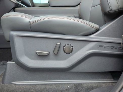 New 2025 Ford Expedition Active image 20