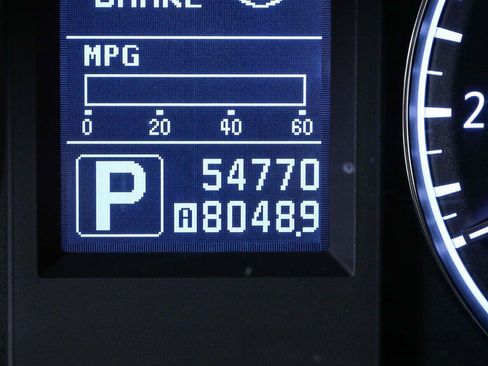 Used 2015 INFINITI Q40 w/ Moonroof Package RWD image 8
