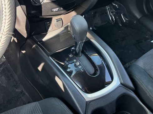 Used 2015 Nissan Rogue S AWD/4WD image 15