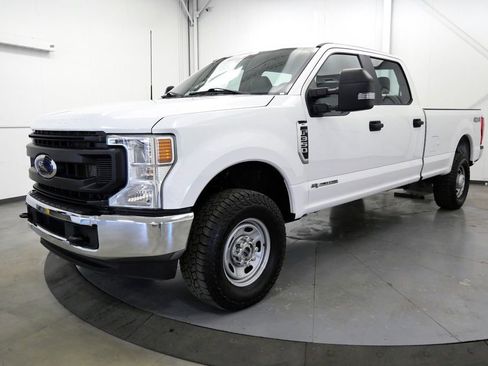 Used 2022 Ford F350 XL w/ Power Equipment Group AWD/4WD image 3