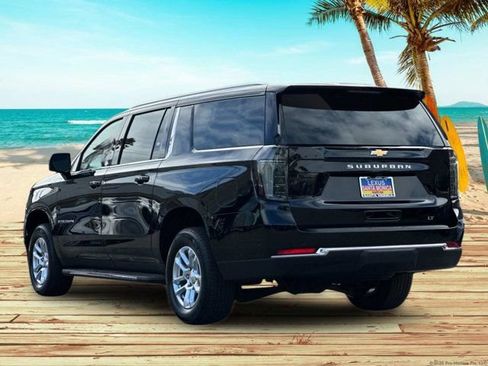 Used 2026 Chevrolet Suburban LT w/ Comfort Package RWD image 4