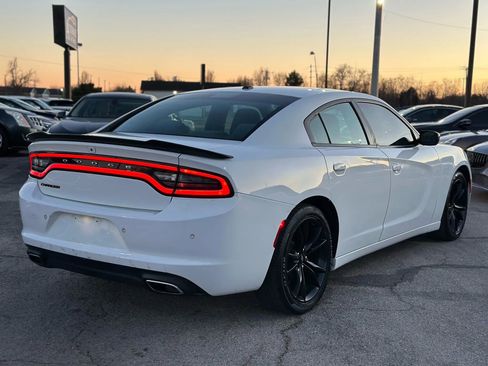 Used 2018 Dodge Charger SXT w/ Blacktop Package image 6