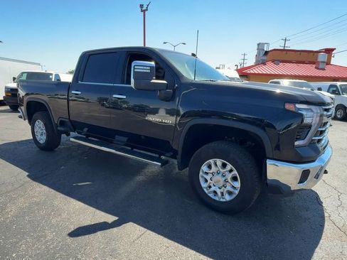 Used 2024 Chevrolet Silverado 2500 LTZ AWD/4WD image 2