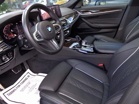 Used 2022 BMW 530i xDrive w/ M Sport Package AWD/4WD image 10