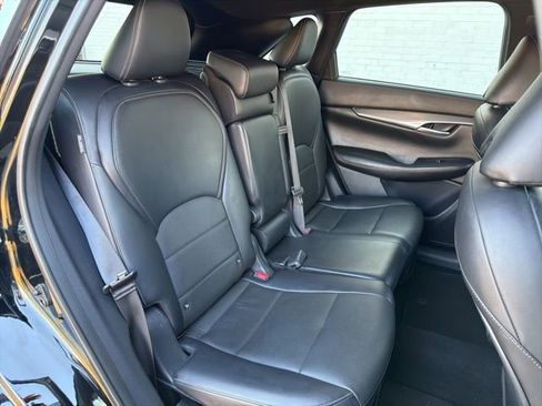 Used 2022 INFINITI QX50 Luxe w/ Appearance Package image 11