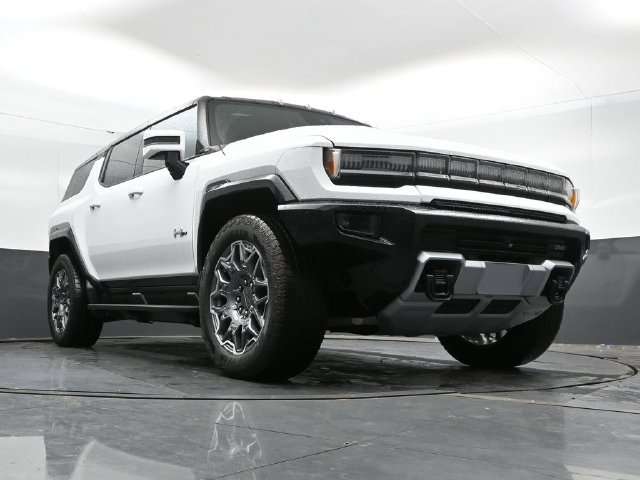 Used 2025 GMC Hummer EV 3X w/ LPO, Cargo Utility Package AWD/4WD image 39