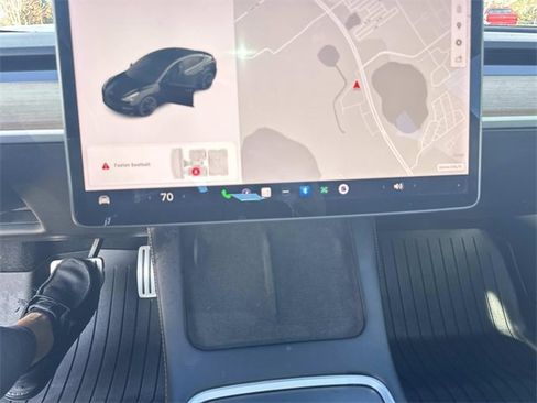 Used 2021 Tesla Model 3 Performance image 23