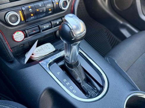 Used 2017 Ford Mustang Coupe RWD image 26