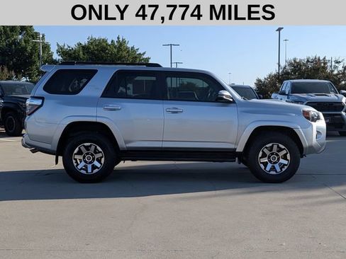 Used 2024 Toyota 4Runner TRD Off-Road Premium AWD/4WD image 4