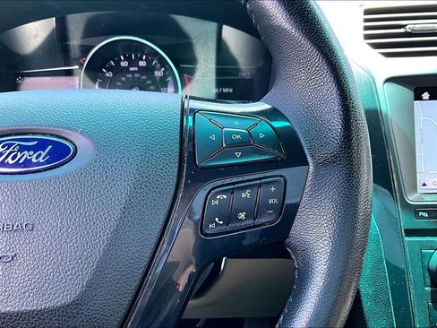 Used 2017 Ford Explorer XLT w/ Equipment Group 202A FWD image 21