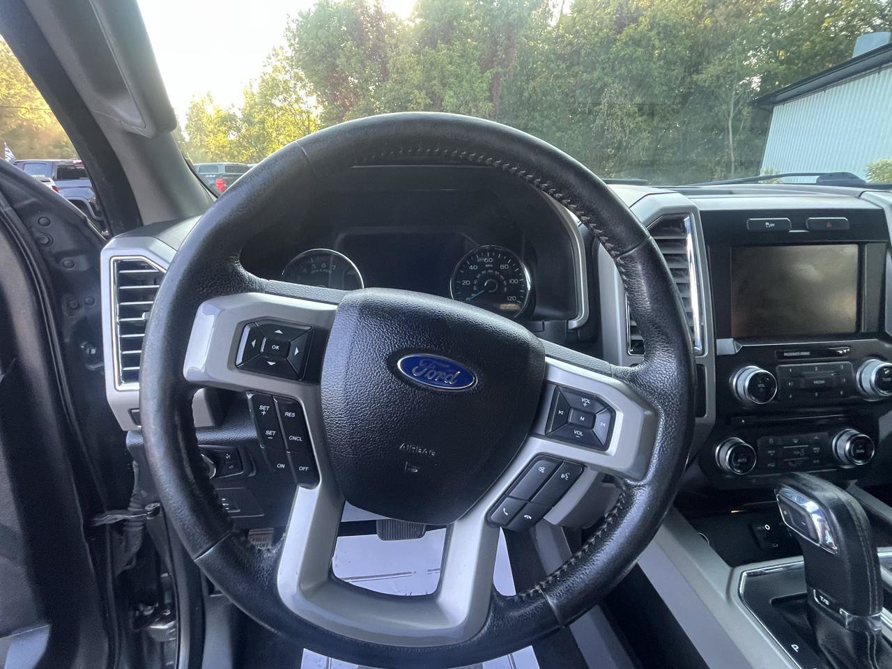 Used 2015 Ford F150 Lariat w/ Equipment Group 502A Luxury AWD/4WD image 13