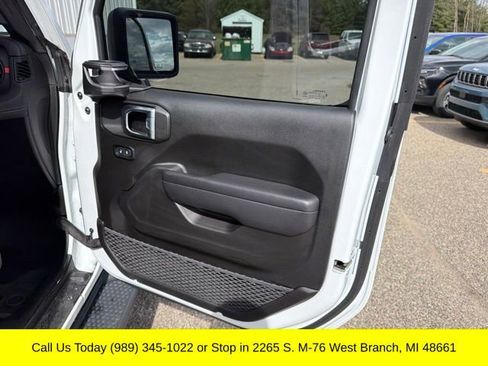 Used 2024 Jeep Wrangler Unlimited Rubicon w/ Technology Group AWD/4WD image 41