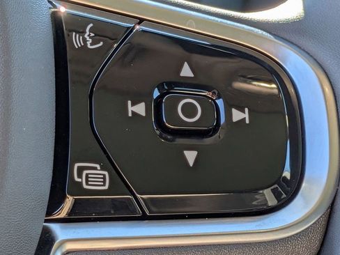 Used 2023 Volvo XC60 B6 Ultimate w/ Climate Package image 36