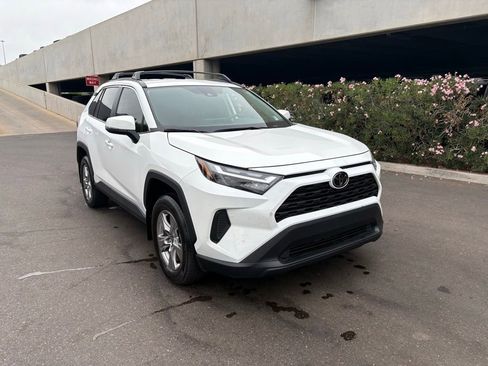 Used 2023 Toyota RAV4 XLE AWD/4WD image 2