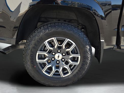 Used 2024 Chevrolet Colorado Z71 AWD/4WD image 33