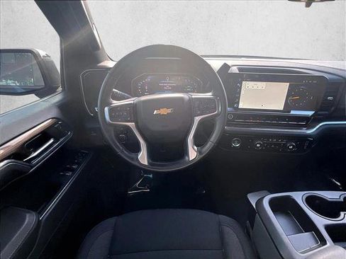 Used 2024 Chevrolet Silverado 1500 LT RWD image 7