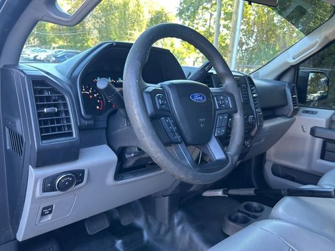 Used 2017 Ford F150 XL w/ Equipment Group 101A Mid image 10