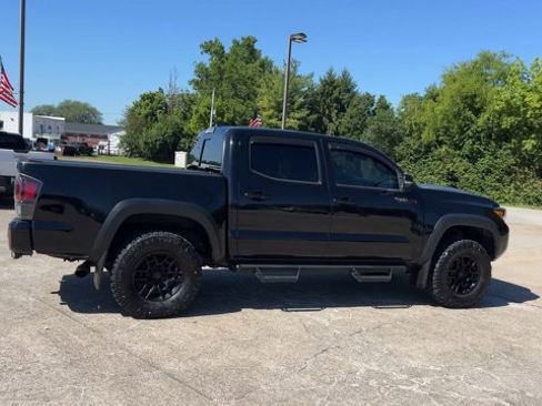 Used 2021 Toyota Tacoma TRD Pro AWD/4WD image 9