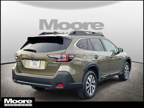 Certified 2025 Subaru Outback Premium image 2