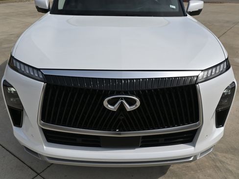 Used 2025 INFINITI QX80 Pure w/ Cargo Package image 12