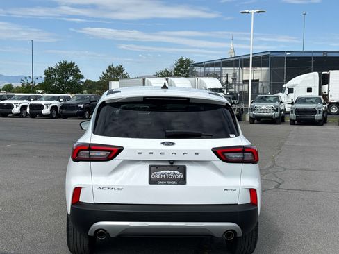 Used 2024 Ford Escape Active AWD/4WD image 4