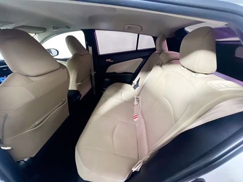 Used 2019 Toyota Prius LE image 29