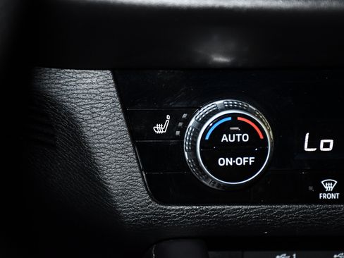 Used 2023 Mitsubishi Outlander SE Black Edition AWD/4WD image 29