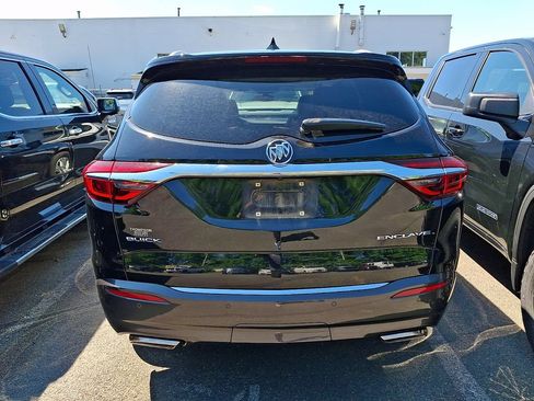 Certified 2018 Buick Enclave Essence w/ Trailering Package FWD image 4