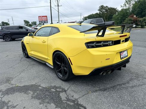 Used 2018 Chevrolet Camaro SS RWD image 7