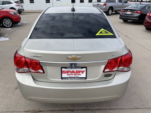 Used 2015 Chevrolet Cruze LT image 9