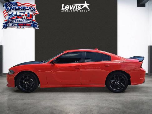 Used 2022 Dodge Charger R/T w/ Blacktop Package RWD image 2