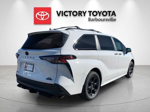 New 2026 Toyota Sienna XLE Woodland Edition AWD/4WD image 7