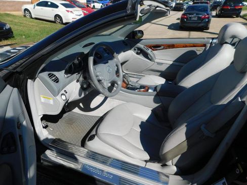 Used 2007 Mercedes-Benz SL 550 image 24