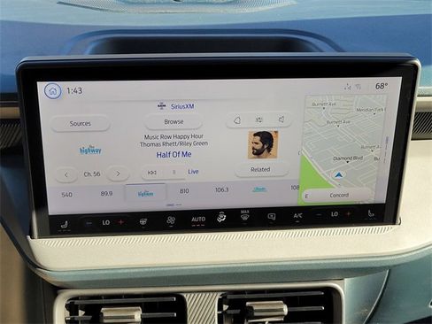 New 2025 Ford Maverick Lariat w/ Black Appearance Package image 13