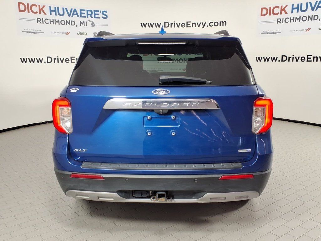 Used 2020 Ford Explorer XLT w/ Equipment Group 202A AWD/4WD image 5
