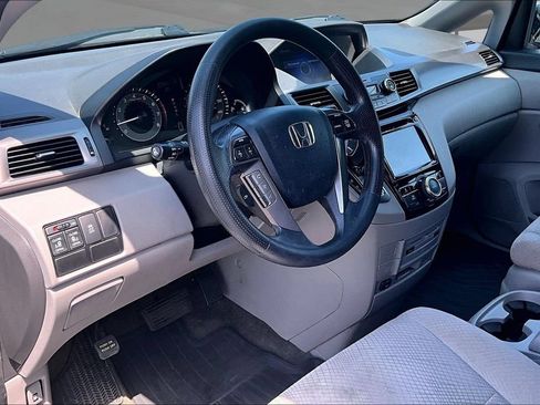 Used 2016 Honda Odyssey SE image 13