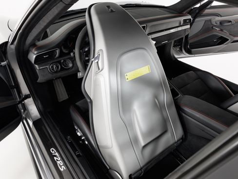 Used 2018 Porsche 911 GT2 RS RWD image 49